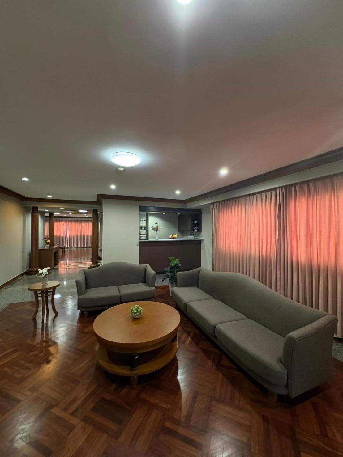 United Tower Thonglor By Aspira Apartment Bangkok Bagian luar foto