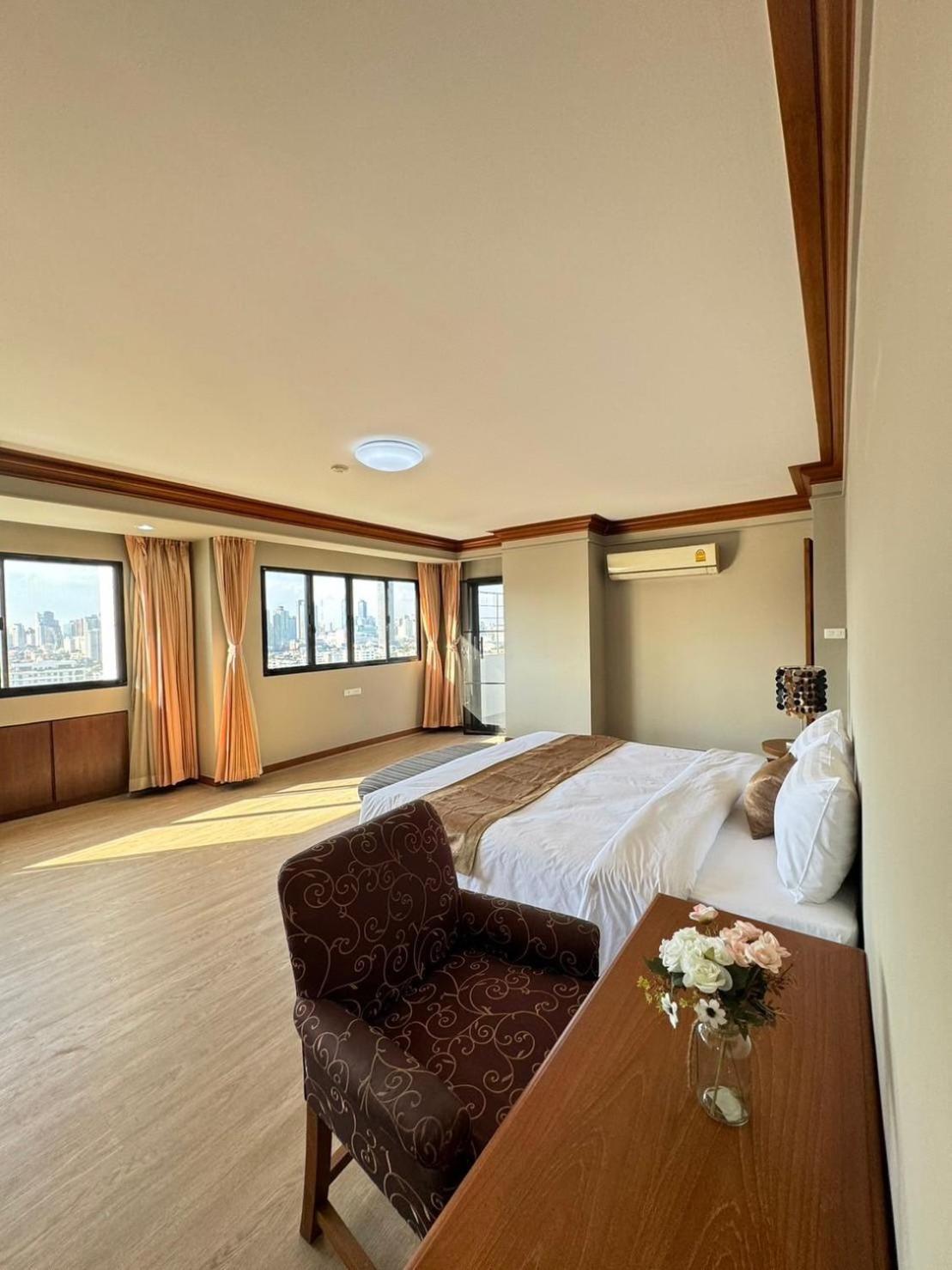United Tower Thonglor By Aspira Apartment Bangkok Bagian luar foto