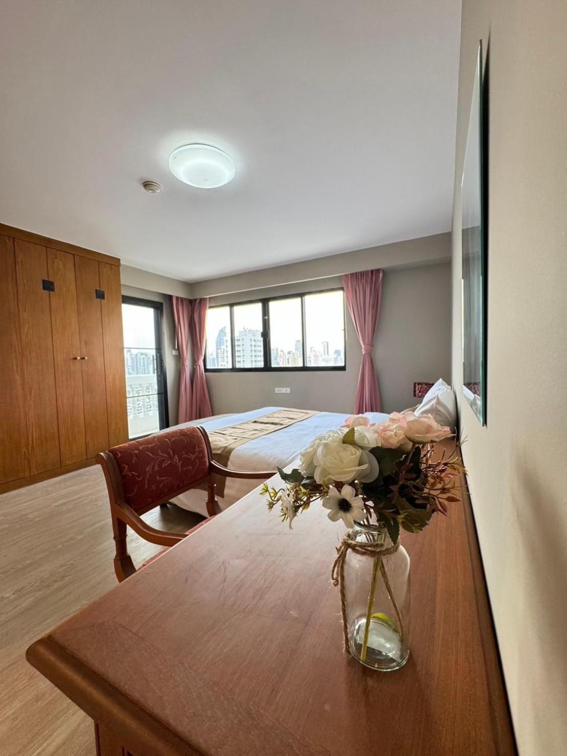 United Tower Thonglor By Aspira Apartment Bangkok Bagian luar foto