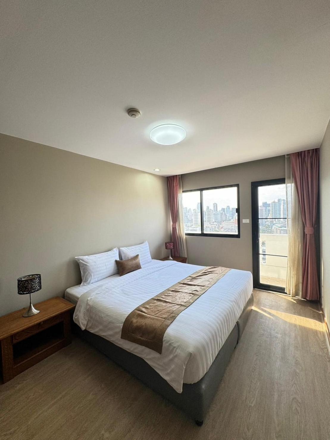United Tower Thonglor By Aspira Apartment Bangkok Bagian luar foto