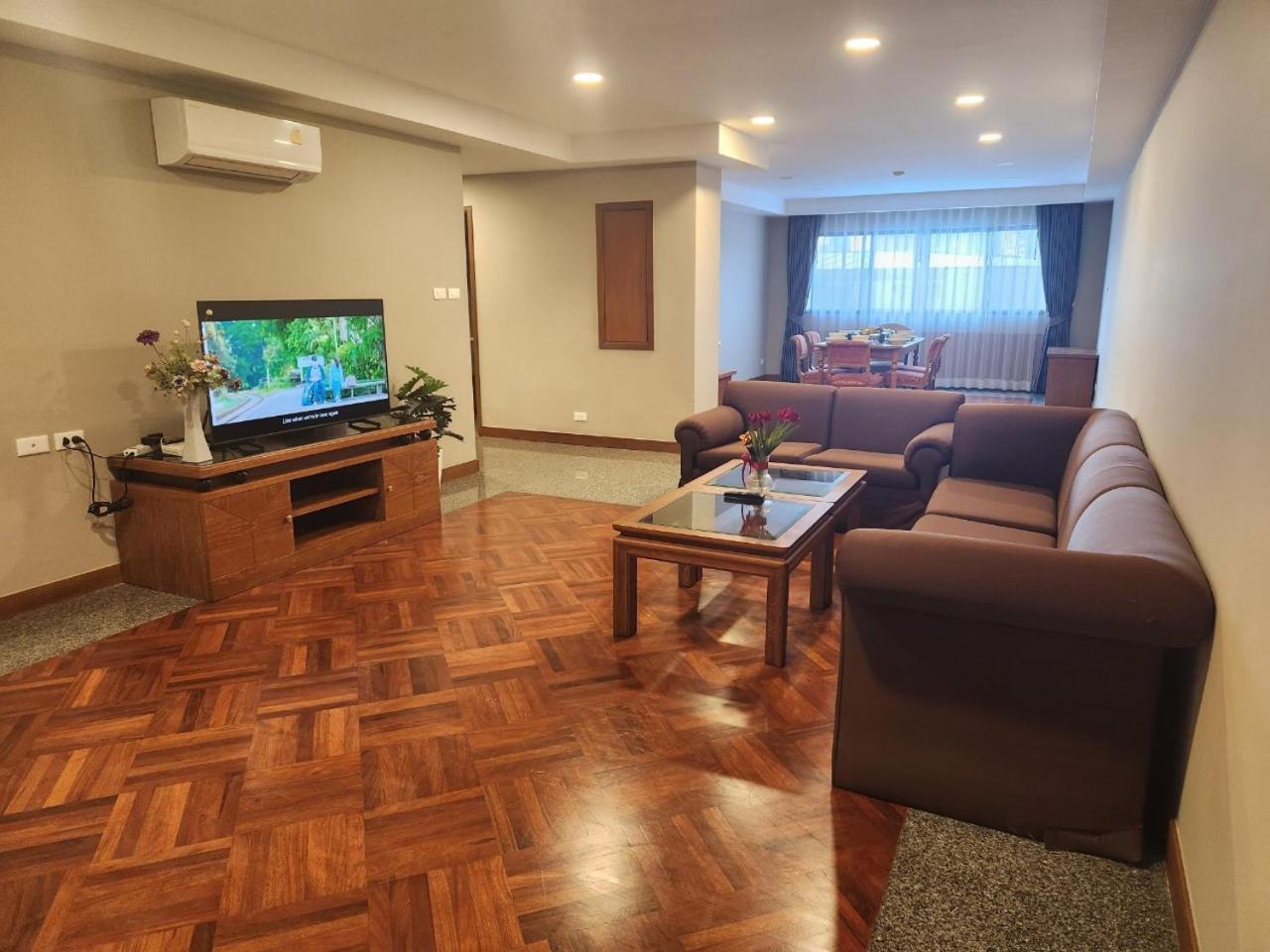United Tower Thonglor By Aspira Apartment Bangkok Bagian luar foto