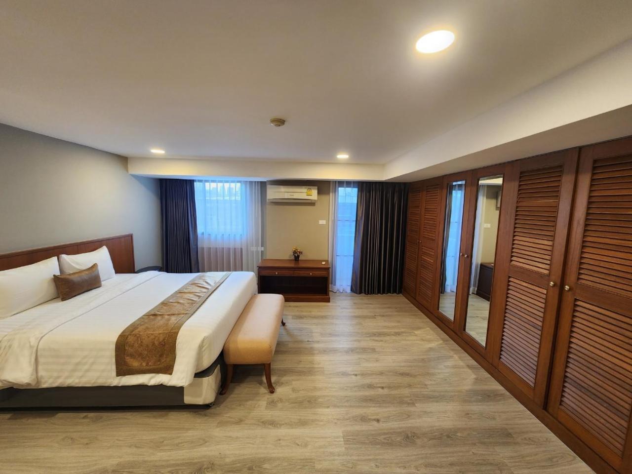 United Tower Thonglor By Aspira Apartment Bangkok Bagian luar foto