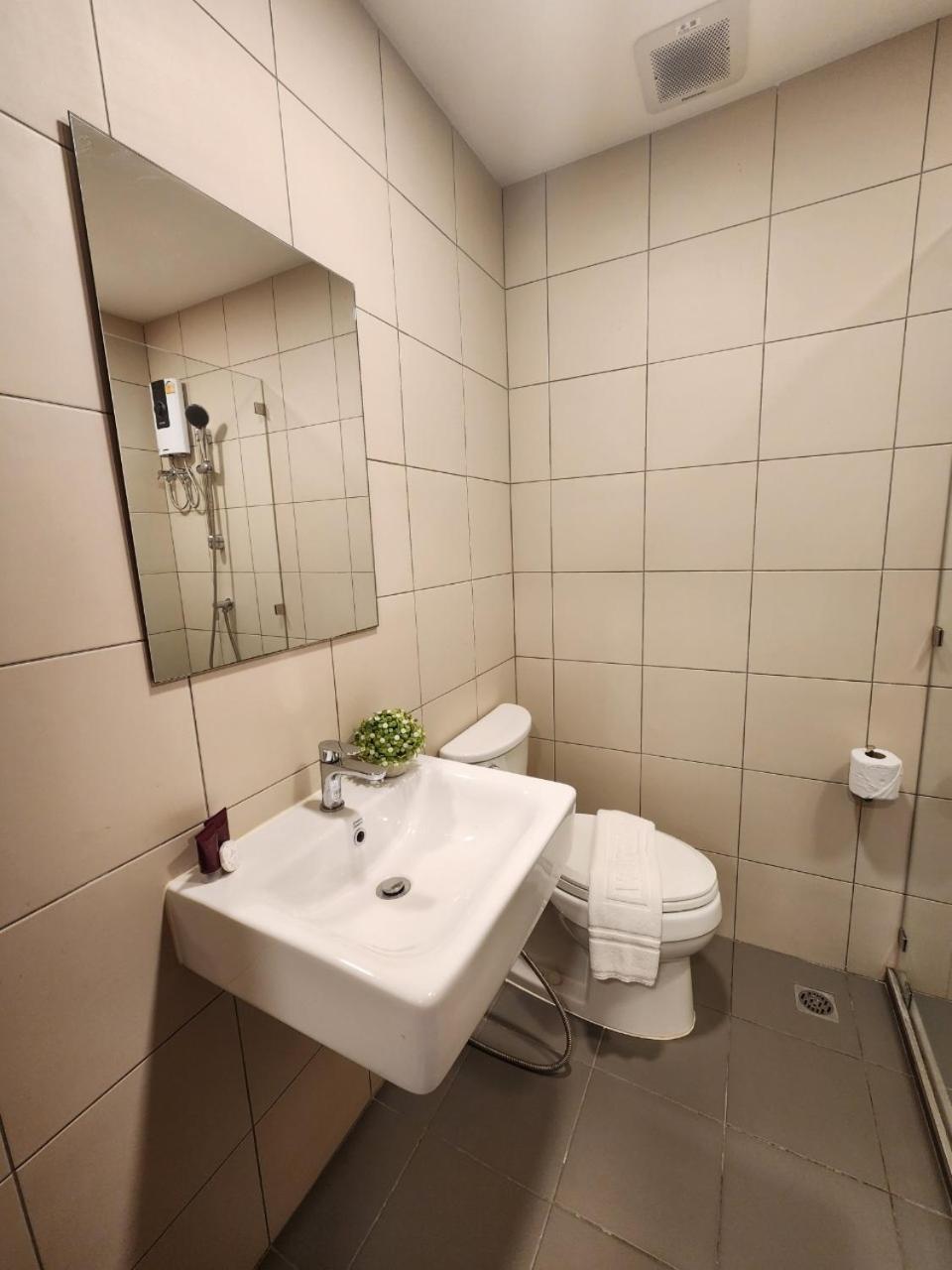 United Tower Thonglor By Aspira Apartment Bangkok Bagian luar foto