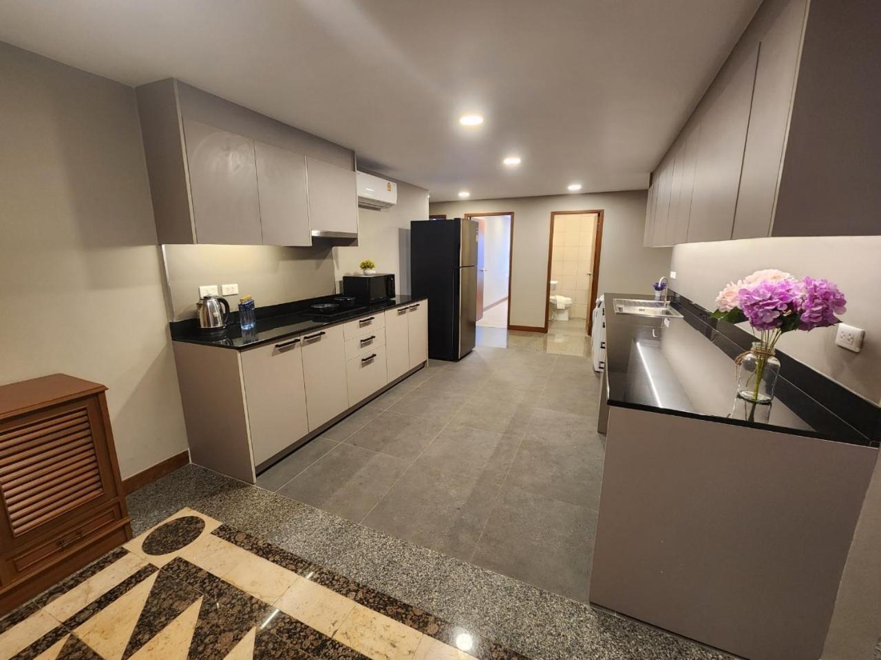 United Tower Thonglor By Aspira Apartment Bangkok Bagian luar foto